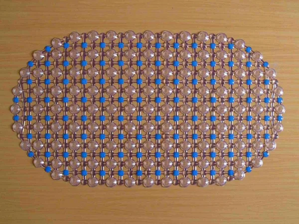 Protuklizna podloga za kadu 35×60 cm, šarena s kuglicama (slika 5)