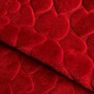 Plišana deka 150x200 — malina — detalj