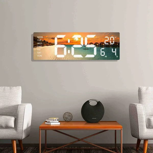 Digitalni LED zidni sat sa slikom, datumom i temperaturom — plaža u sumrak