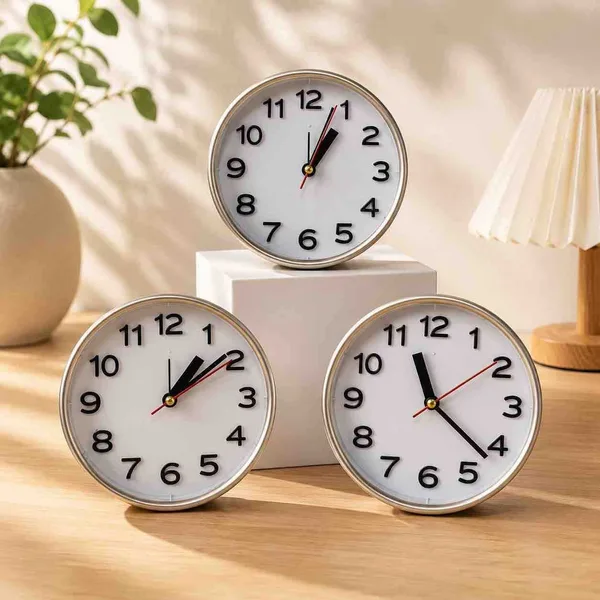 Okrugli stoni sat s metalnim rubom, 9,8 ili 13 cm — 9,8 cm, Srebrna