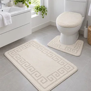 Prostirke za kupatilo, krem — prostirka oko WC školjke, navlaka na poklopcu i tepih ispred lavaboa