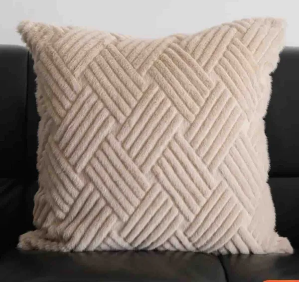 Plišana jastučnica s pletenim reljefom 45×45 cm (slika 2)