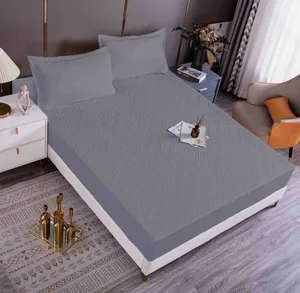 Prošivena navlaka za dušek s gumom i 2 jastučnice, set od 3 — 160×200+30 cm, Siva