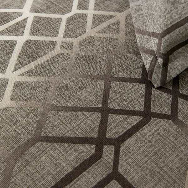 Posteljina pamuk-poliester bračna — geometrijski heksagoni — detalj