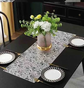 Stolne staze, set od 6 — cvjetna čipka 33×92 cm (slika 3)
