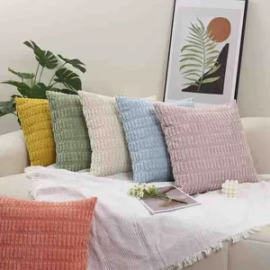Plišana jastučnica s nabranim uzorkom 45×45 cm
