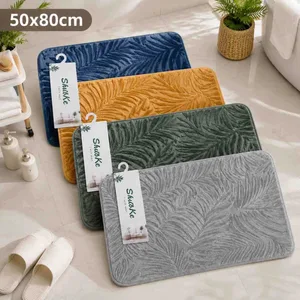 Mekana prostirka za kupatilo s utisnutim listovima 50×80 cm
