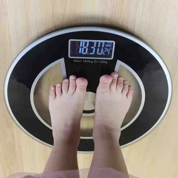 Digitalna staklena vaga za osobe TOYE-EB618, do 130 kg