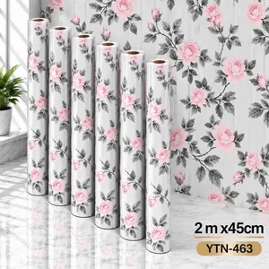 Samoljepljiva tapeta širine 45 cm — roze ruže na sivom YTN-463