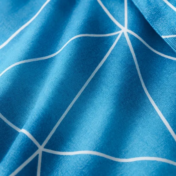 Pamučna posteljina bračna — tirkizni geometrijski — detalj