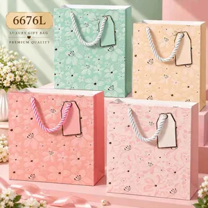 Poklon kese, 12 komada — pastelne s privjeskom — L 30×42×12 cm, Mint (slika 3)