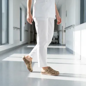 LEDI ANATOMIC — leopard klompe s kopčom – lifestyle